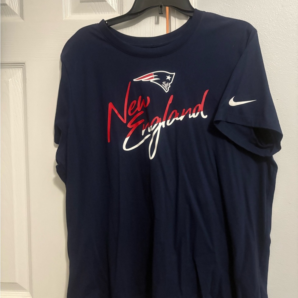 Nike Women's Navy Tee